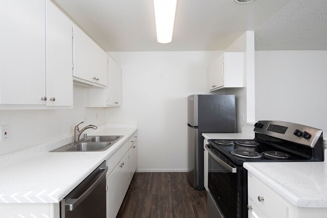 Photo - Palm Estates Apartments