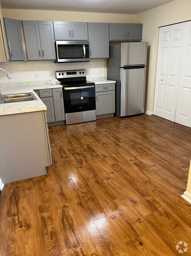 Building Photo - 1202 Greenslake Rd Rental