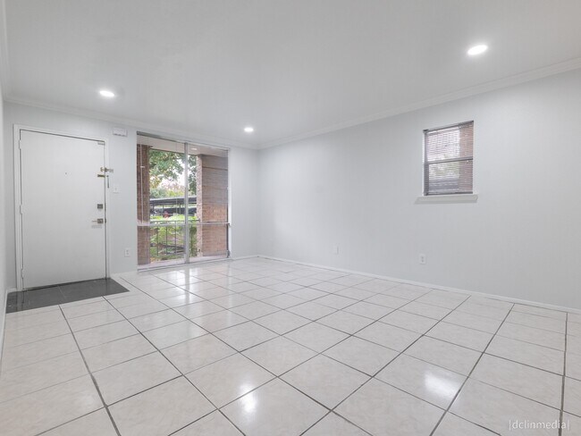 Photo - 4643 Wild Indigo St Unidad 393