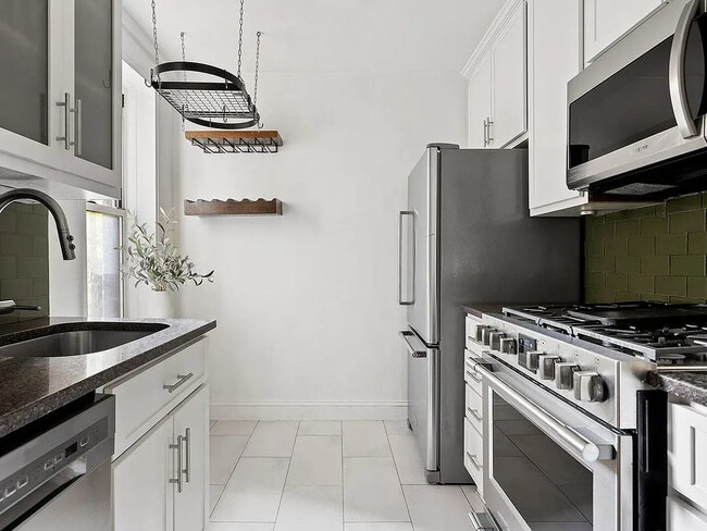 Photo - 302 E 88th St Unit 3F