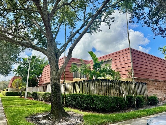 Photo - 721 NW 99th Cir