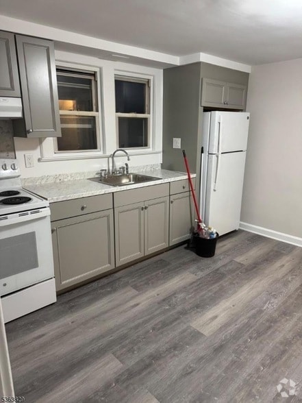 Building Photo - 1062 E 25th St Unit 1064 Rental
