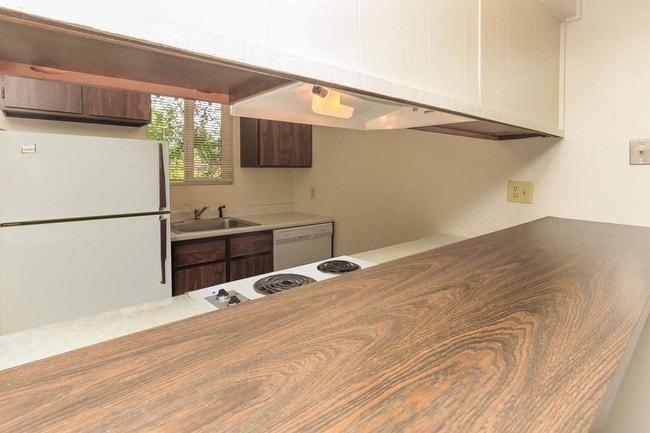 Photo - Lincoln Village Apartments