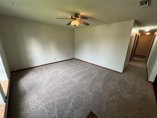 Photo - 411 W Pelton St Unit B