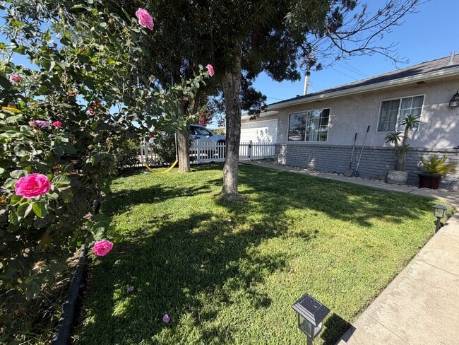 Photo - 1214 Bennett Way