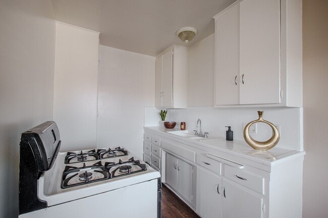 Photo - 1887 Locust Ave Unit 8