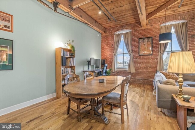 Photo - 2551 Trenton Ave Unit 305