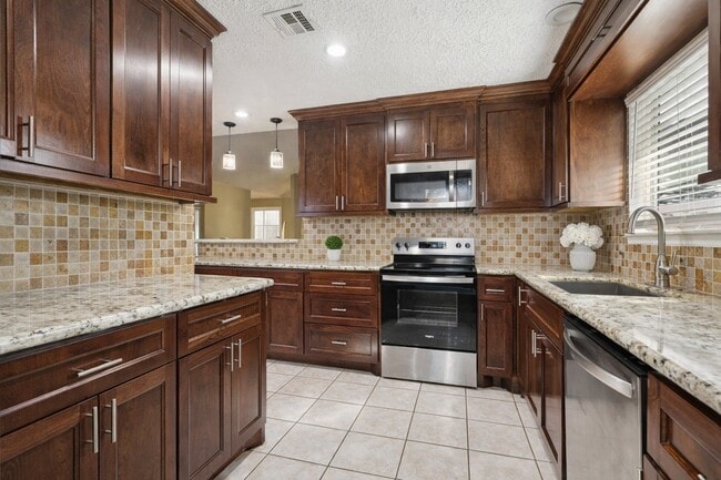 Photo - 15815 Crystal Grove Dr