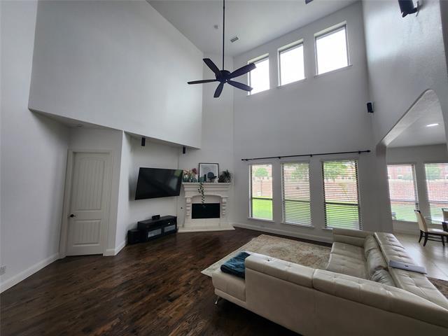 Photo - 10647 Kingsford Ln