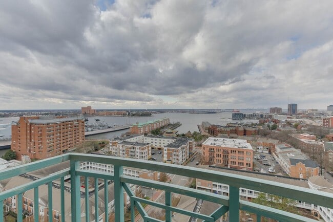 Building Photo - Spectacular Penthouse Condo in Downtown No... Unit 1507