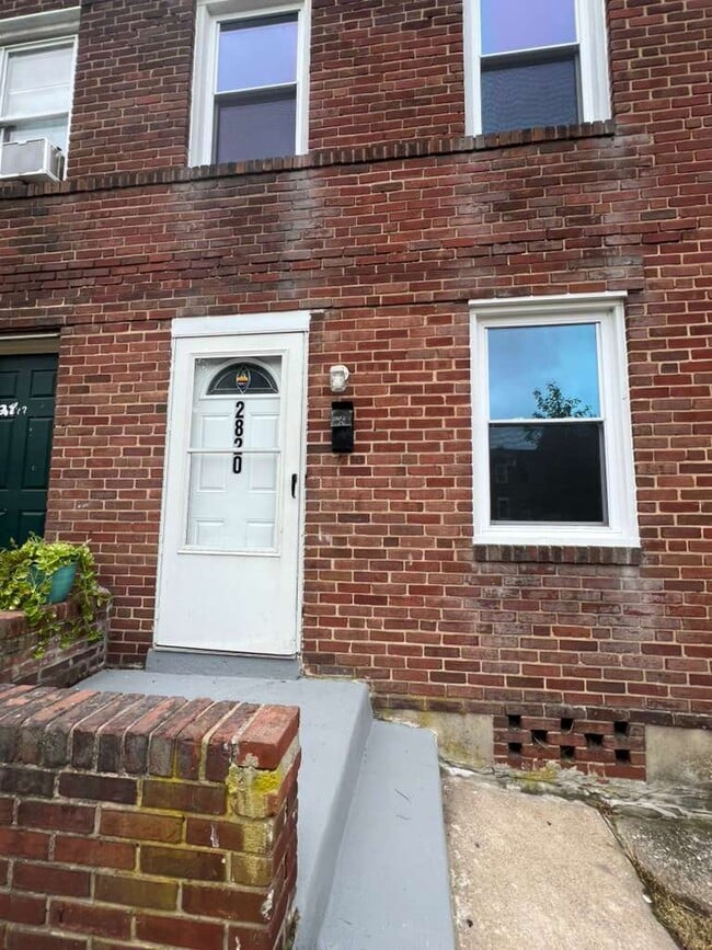 Building Photo - Bookert