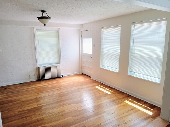 Photo - 700 W 17th St Unit # 1