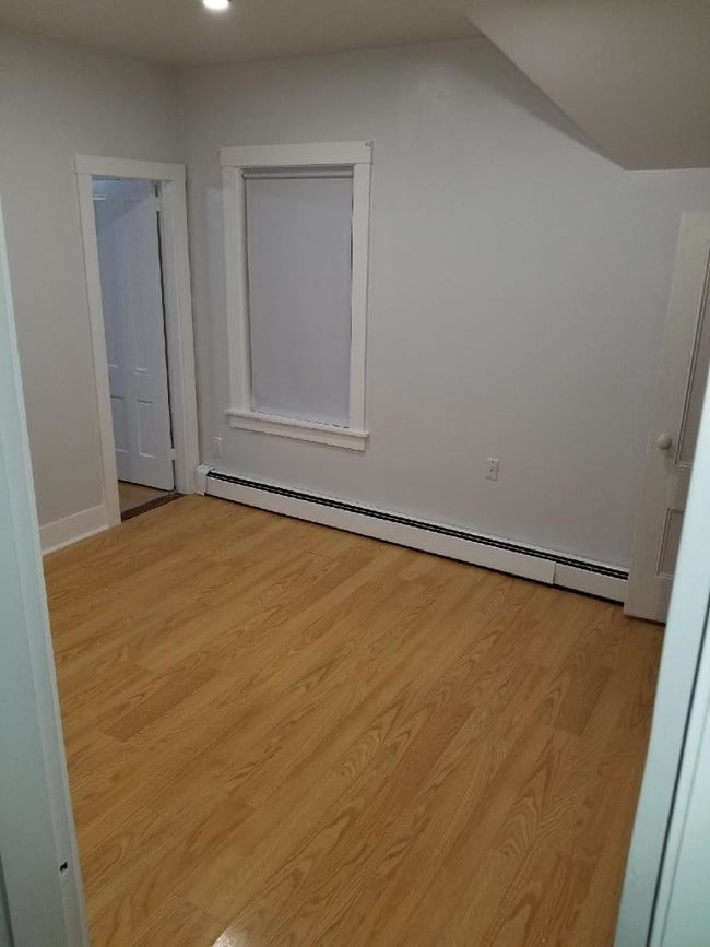 Las casas tipo bungalow renovadas aportan mucho encanto a la zona del centro de Anderson. - 31 Blaine St Unidad 2