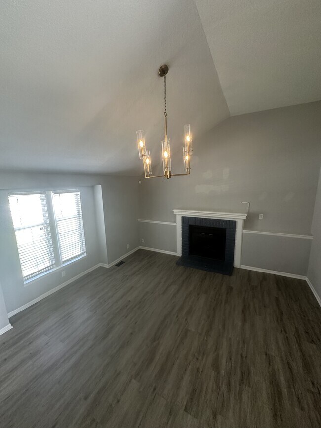 Photo - 9911 Parkview Ave