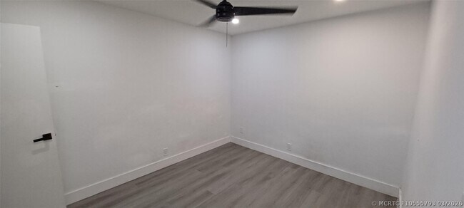 Photo - 630 N 58th Ave
