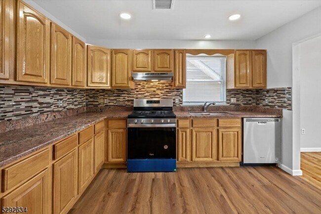 Photo - 281 Winans Ave