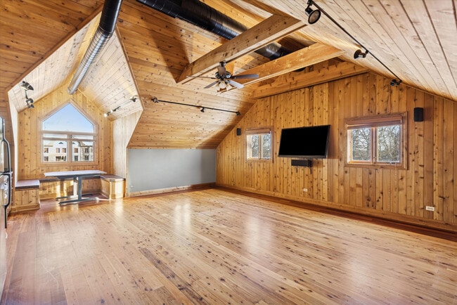 Photo - 16W125 89th Pl