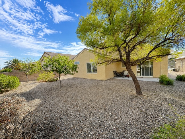 1935 Valley Center Dr