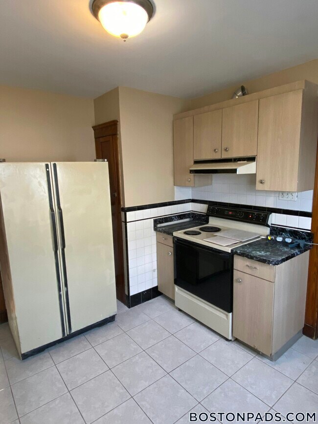 Photo - 2 Goldsmith Ave Unit 1