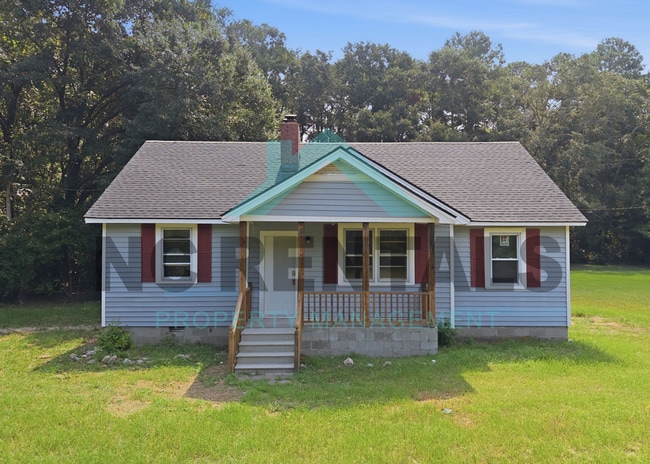 Building Photo - 141 Martha's Ln