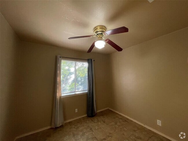 Building Photo - 729 Blue Oak Cir Rental