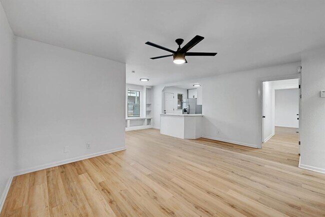 Photo - 2305 Longview St