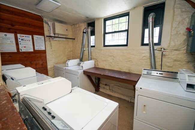 Laundry Facility - Lionhead