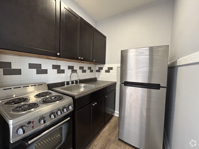 Building Photo - 6956 N Ashland Ave Rental