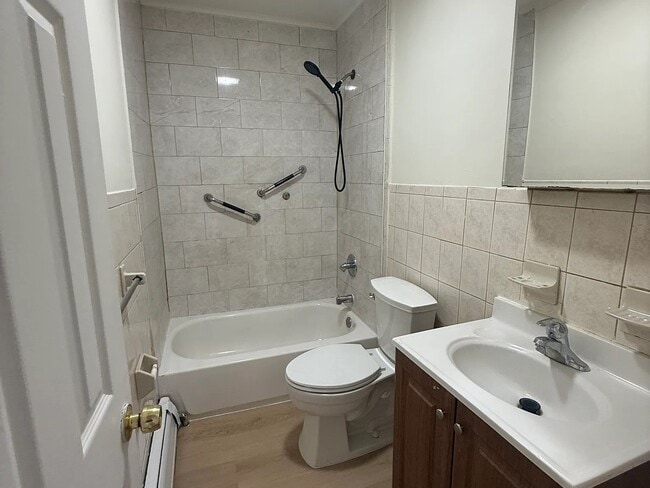 Photo - 818 Communipaw Ave Unit 1