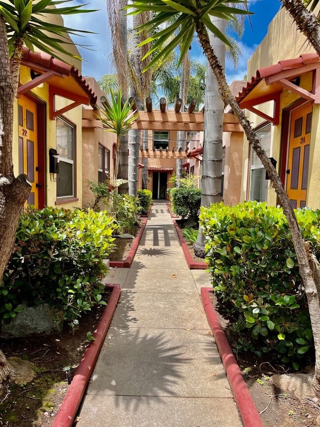 Photo - *OPEN HOUSE: 10/25 12:30-1:30PM* 1BR Betwe... Unit 1922