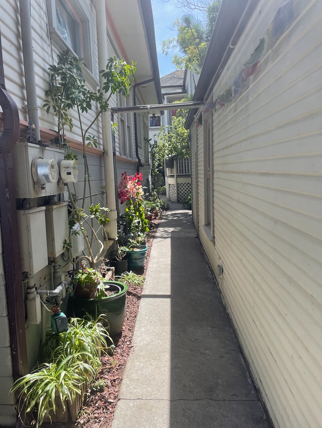 Photo - 936 1/2 Bancroft Way