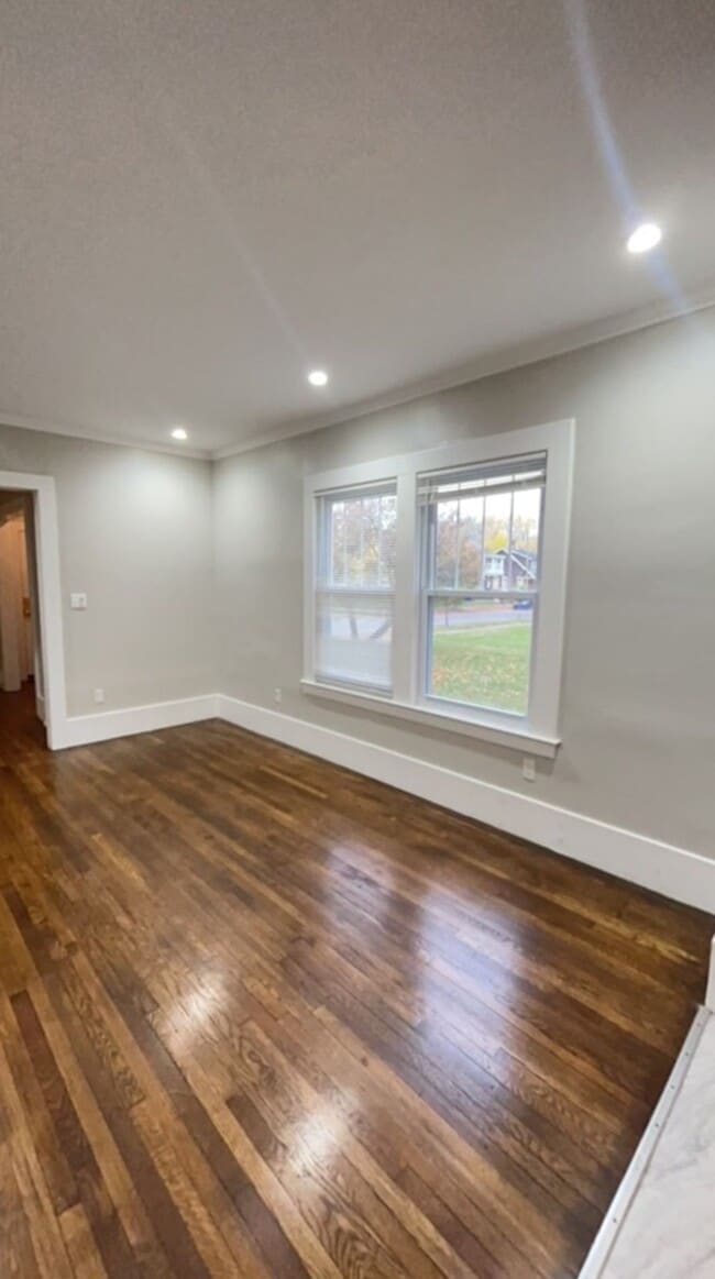 Photo - 7426 Dunedin St