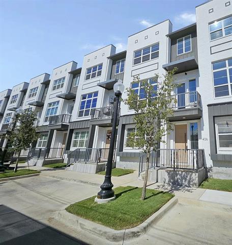 Photo - 13325 Bee St Unidad 406