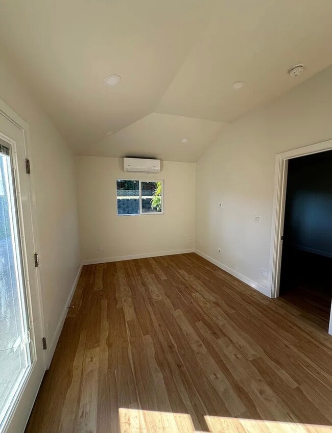 Photo - 756 Anns Way