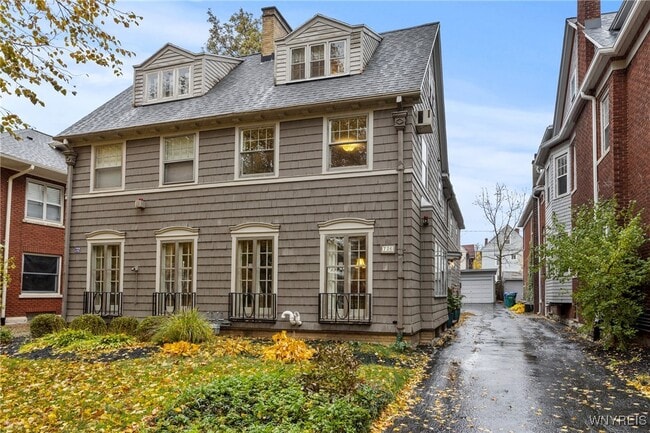 Photo - 736 Lafayette Ave