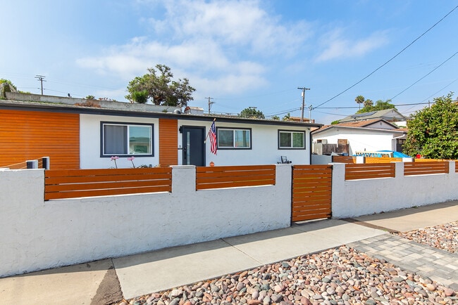 Photo - 8 E Paisley St