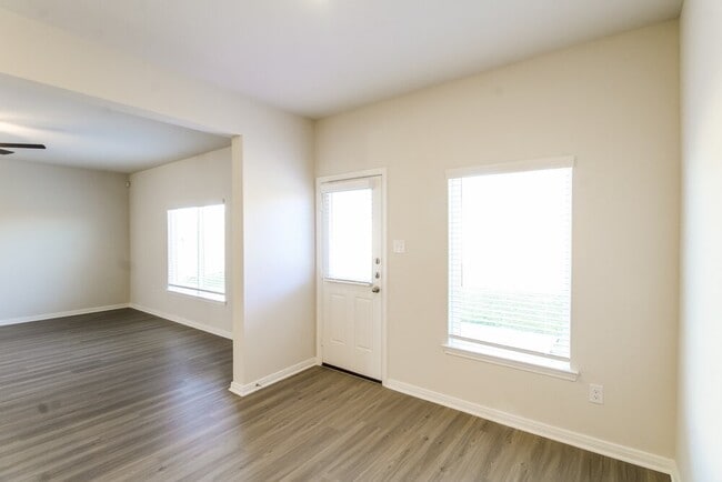 Photo - 413 Mystic Slopes Dr