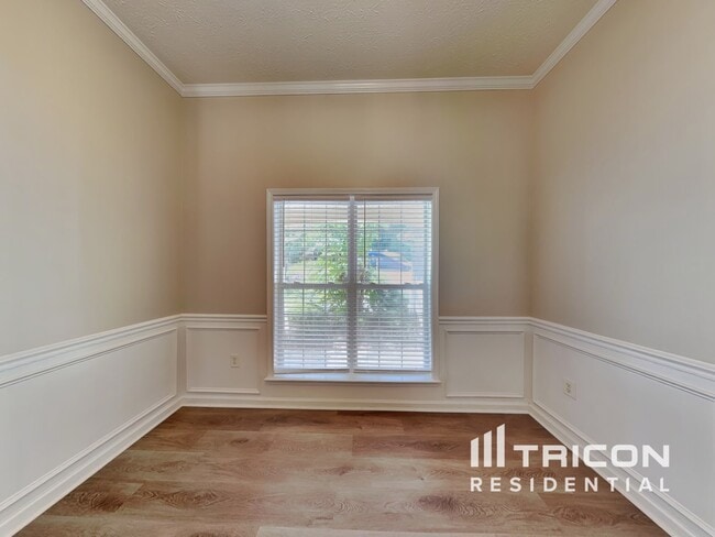 Photo - 222 Yardsley Dr