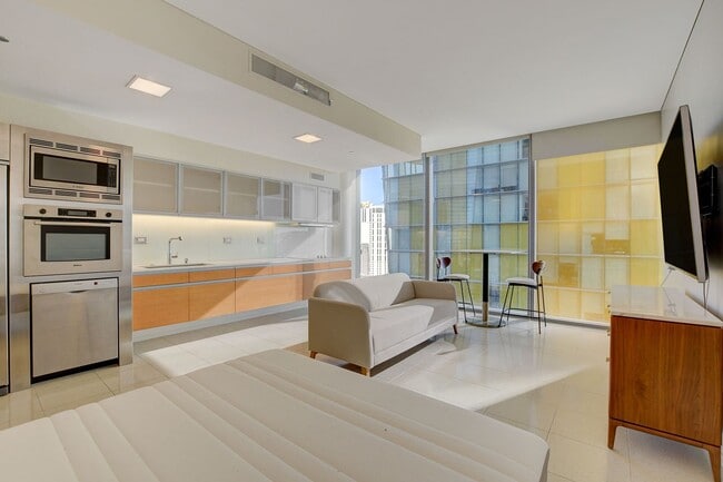 Photo - Stunning Strip Views from this Fully Furnished Studio Residence. Unidad 1909