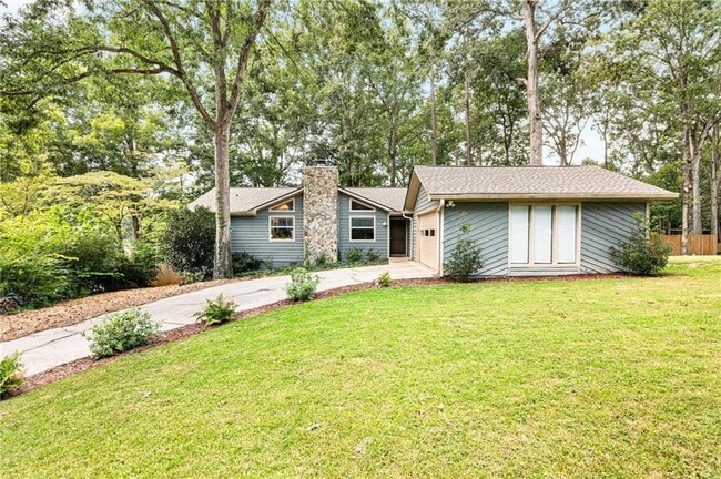 Building Photo - 2076 Lake Ridge Terrace Rental