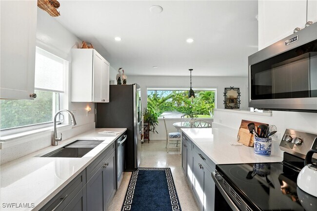 Photo - 578 14th St N