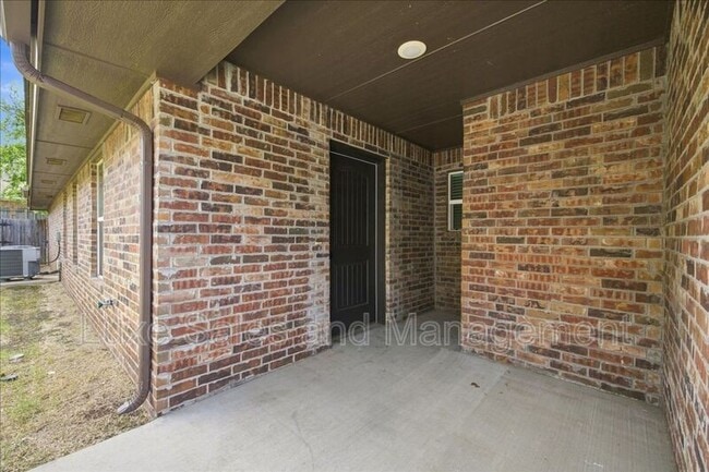 Photo - 404 Chalk Hill Ct
