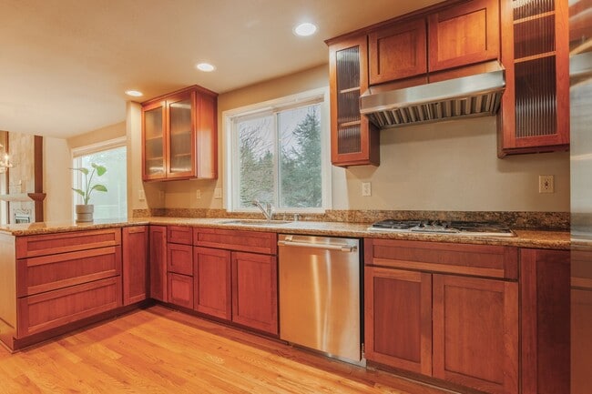 Photo - 2 Bedroom 1.75 Bathroom Townhome in Federal Way WA