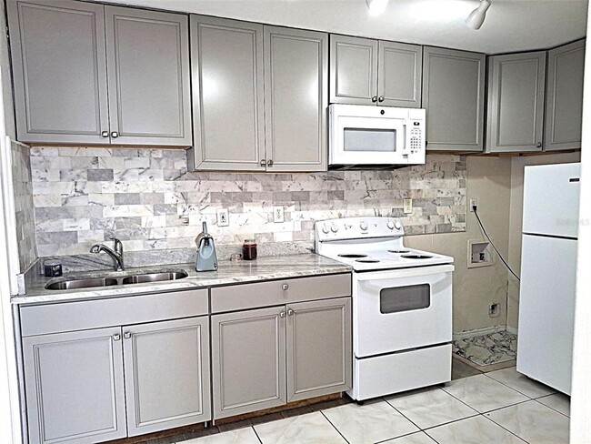 Photo - 3947 Mohr Ave N