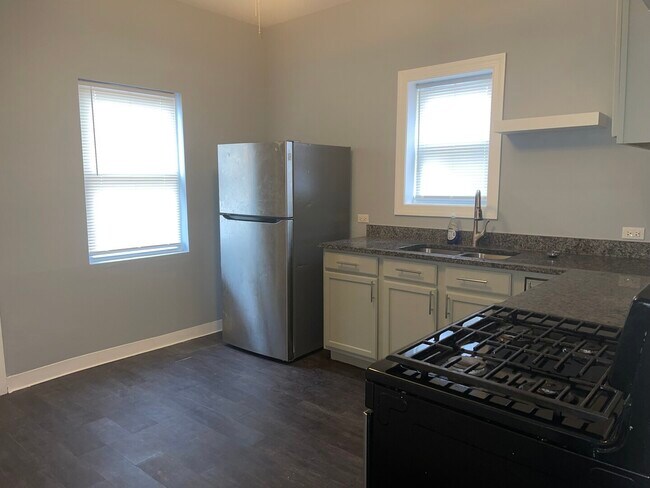 Photo - 6653 S St Lawrence Ave Unit 2