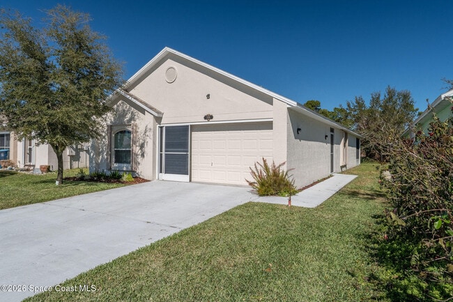 Building Photo - 2089 Redwood Cir