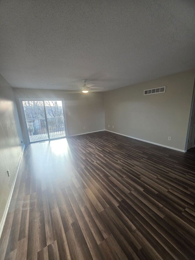 Photo - 3 Bedroom, 2 Bathroom in Kansas City