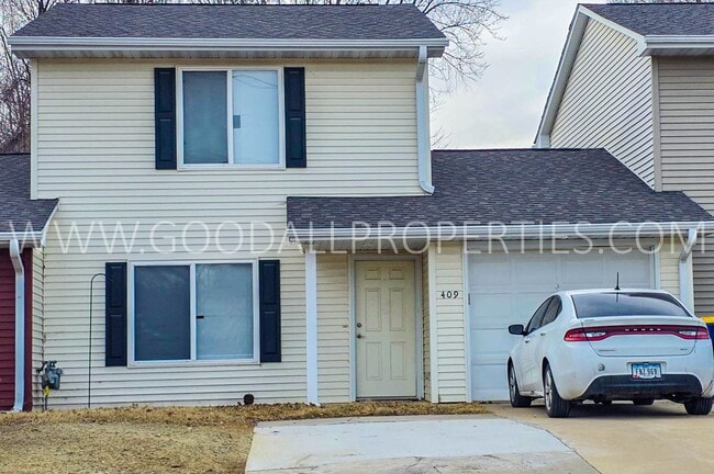 Building Photo - Wonderful 3 Bedroom Townhome in Van Meter!!