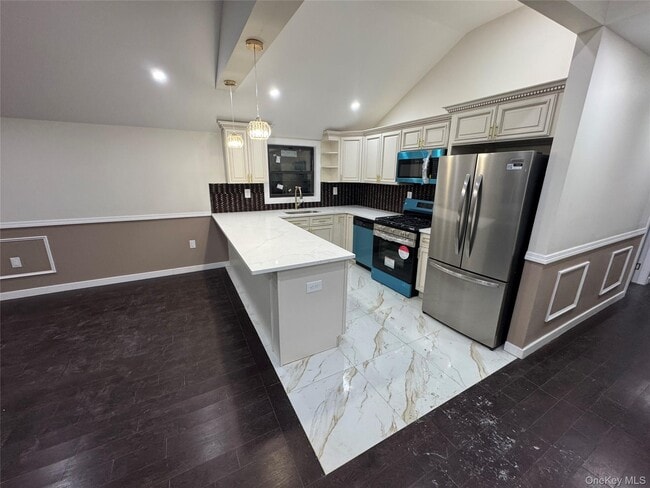 Photo - 167-20 140th Ave