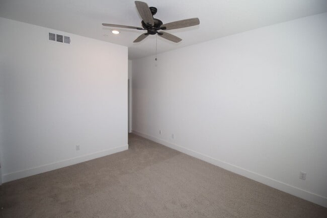 Photo - 2707 E Tamarind Dr